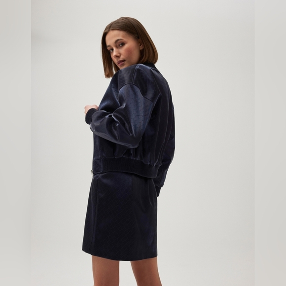 NWT ! LEO & UGO Gina Jacket Navy Blue Glossy Size 5 = XL Perfect For Fall ! - Picture 16 of 16